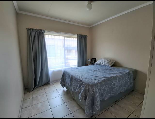 2 BEDROOM TOWNHOUSE FOR SALE IN VAALPARK